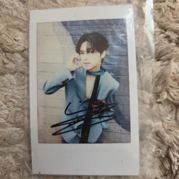 ATEEZ 우영 사인 포함 폴라로이드