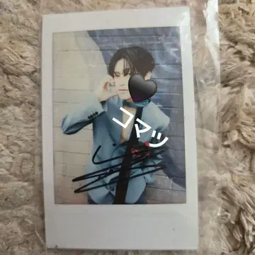 ATEEZ 우영 사인 포함 폴라로이드