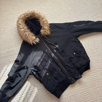 MA-1 스타일 자켓 블랙 퍼 포함