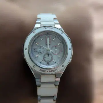 G-SHOCK 화이트 손목시계