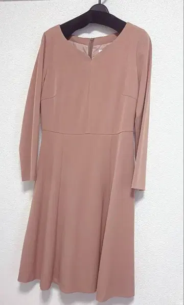 내추럴 뷰티 베이직 뉴앙스 넥 원피스 S