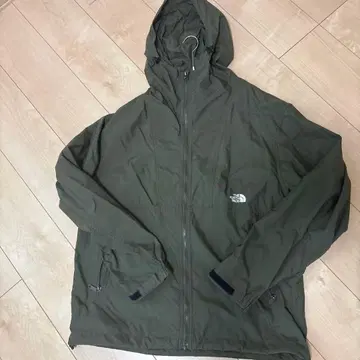 최종 가격 인하 THE NORTH FACE 올리브 그린 나일론 후드티