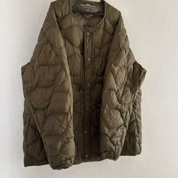 유니클로 화이트 마운티니어링 울트라 라이트 다운 오버 자켓