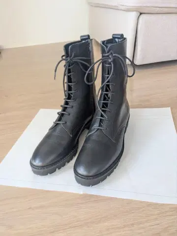 [ 한 번만 사용. 새상품급 ] 23구 레이스업 숏 부츠 23.5cm