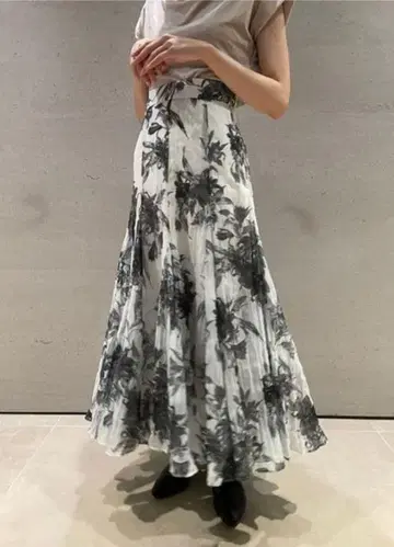 스나이델 SNIDEL 와셔 프린트 스커트