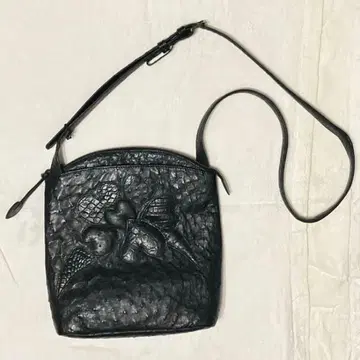 IBIZA 블랙 가죽 숄더백