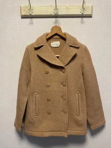 베이지 더블 브레스트 피 코트