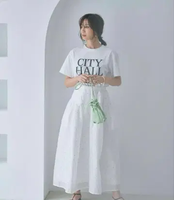 아르페쥬 스토리 라메 도트 자수 스커트