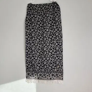 새상품급 마리콴트 대형 스톨 머플러 블랙 화이트 목 따뜻 부드러움