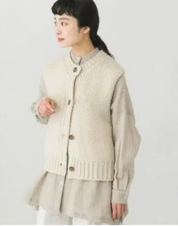 카구레 램스울 버튼 니트 베스트 아이보리