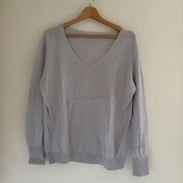 이에나 라이트 그레이 V넥 니트 긴팔