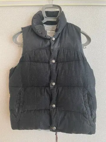 [ 새상품 미사용 ] 다운 베스트 레미 리프