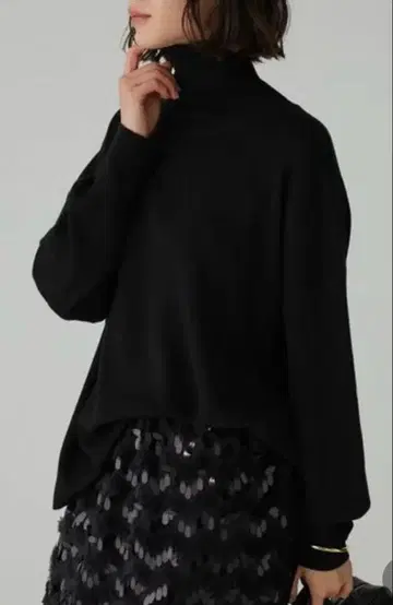 택 포함 새상품 BABYLONE 하이넥 판초 니트