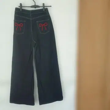 자수 데님 빨간색 리본