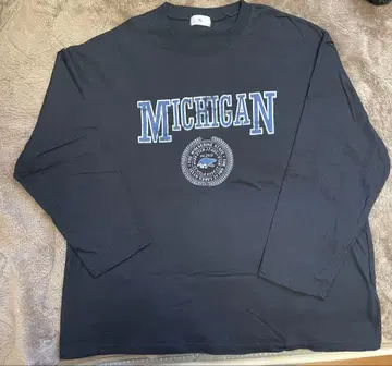 미시건 프린트 롱 T 한국 브랜드