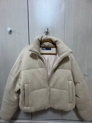 ZARA 베이지 퍼프 자켓