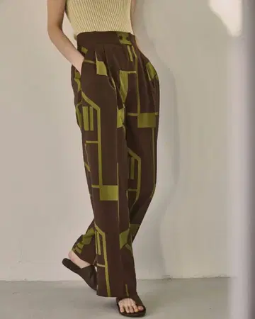 Todayful Geometric Tuck Trousers 사이즈 36