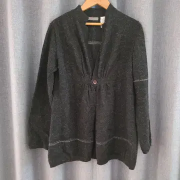 다크 그레이 버튼 V넥 가디건