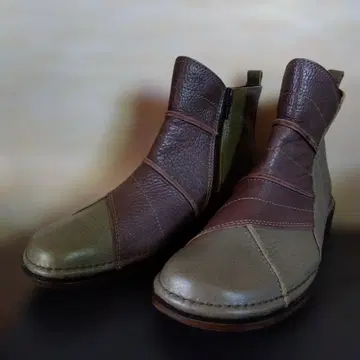 Milla sports (미라 스포츠) 사이드 지퍼 달린 가죽 부츠