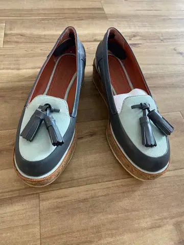 소니아 리키엘 태슬 로퍼 그레이와 민트 그린