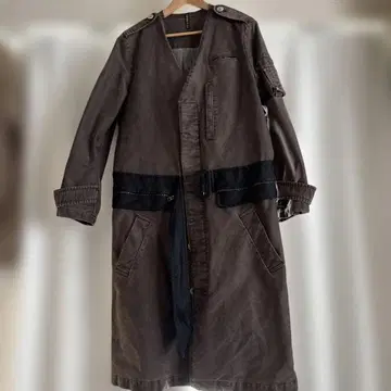 플라보아 카키 새틴 절개 코트