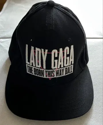 레이디 가가 THE BORN THIS WAY BALL 캡