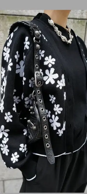 마차트 꽃무늬 가디건 긴팔