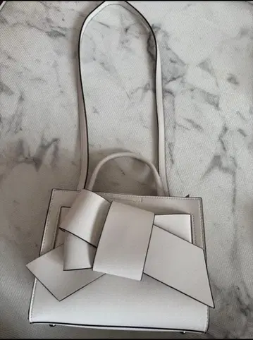 프레이아 아이디 리본 미들 백