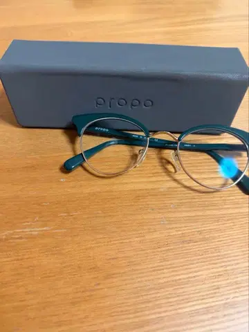 프로포 그린 컬러 원형 안경 케이스 포함