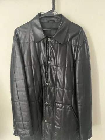 페라가모 블랙 가죽 코트