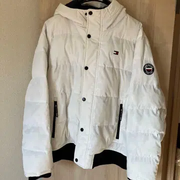 Tommy Hilfiger 후드 부착 다운 자켓