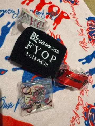 B'z LIVE-GYM 2025 FYOP 가챠 세트