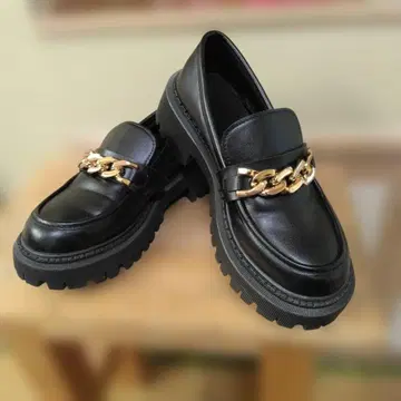 블랙 로퍼 골드 체인 포함