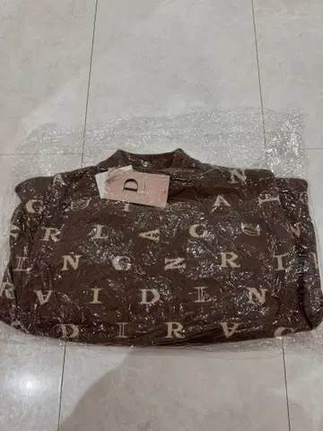 [택 포함 미사용 새상품] 다리치 스웨터 (브라운)