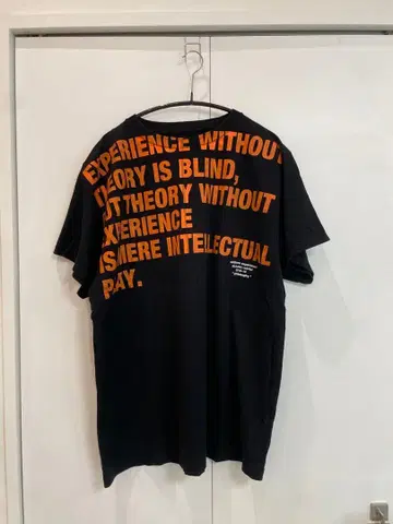 유니폼 익스페리먼트 티셔츠 2