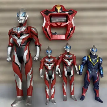 울트라맨 피규어 4체 세트, 지드 라이저