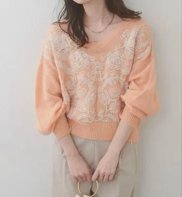 천축 자수 니트