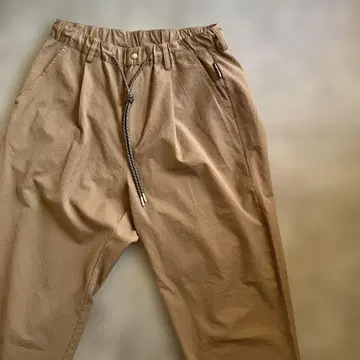 정가: 7,590엔 gym master 원턱 이지 팬츠 P97