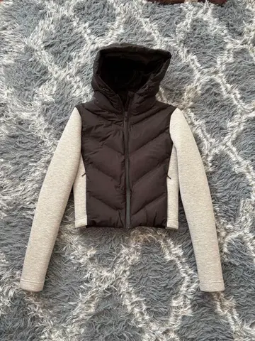 ZARA 대비 후드 부착 자켓 사이즈 S 미사용!