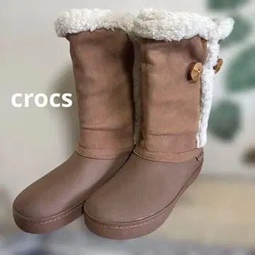 crocs 퍼 달린 브라운 부츠