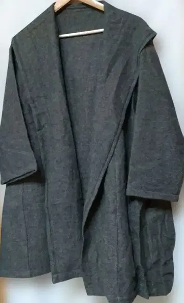 네스트로브 후드 부착 코트