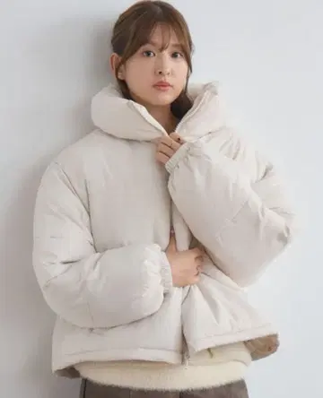 RETRO GIRL 숏 기장 다운 코트