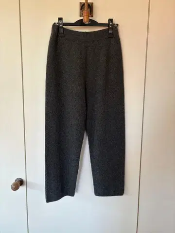 [미사용 새상품] ARTS&SCIENCE 울 캐시미어 리브 니트 팬츠