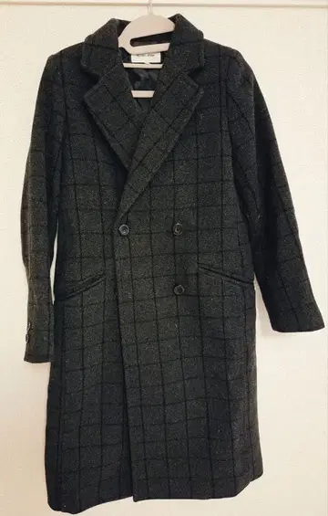 그레이 계열 체크 더블 브레스트 체스터 코트