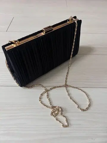 STRAWBERRY FIELDS 블랙 파티 백