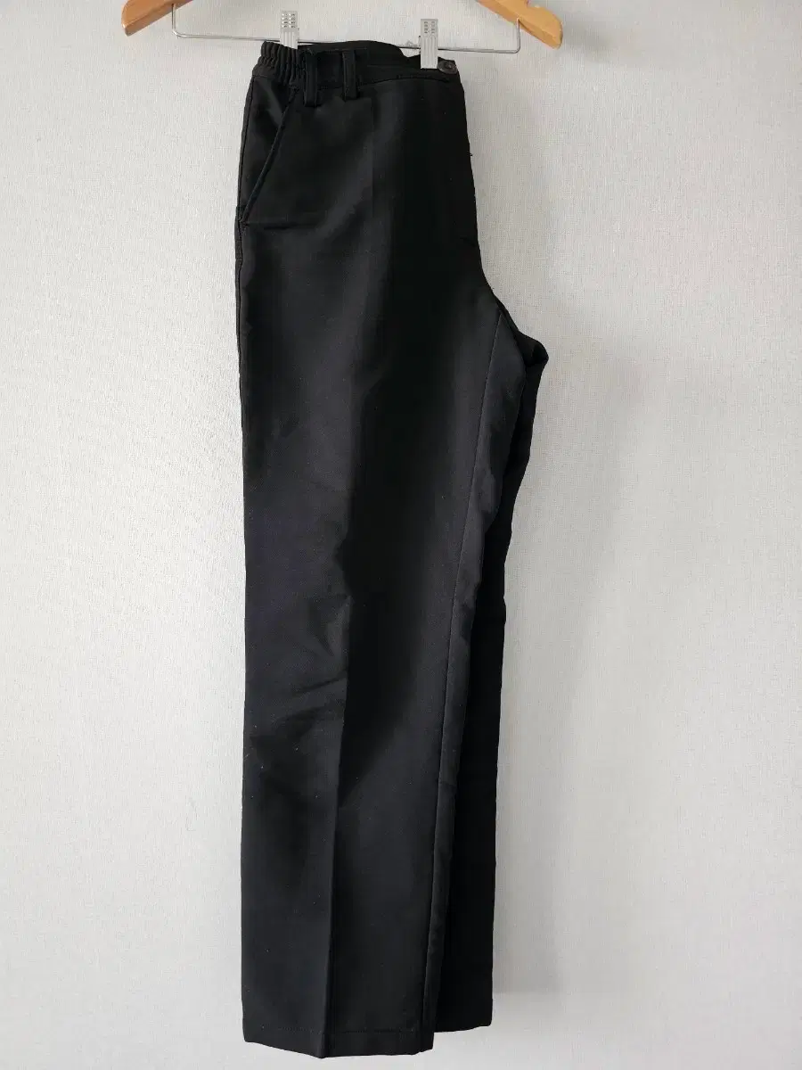 Black elastic waist fleece pants