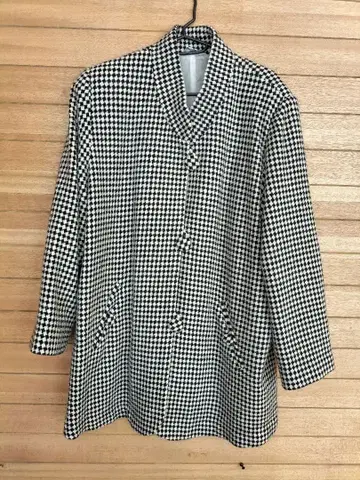 화이트 블랙 체크 무늬 롱 코트