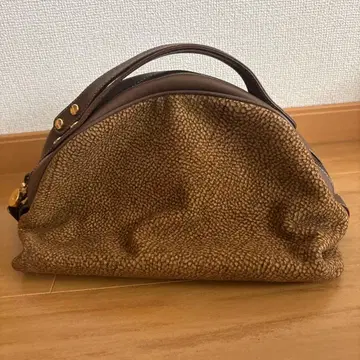 볼보네제 핸드백