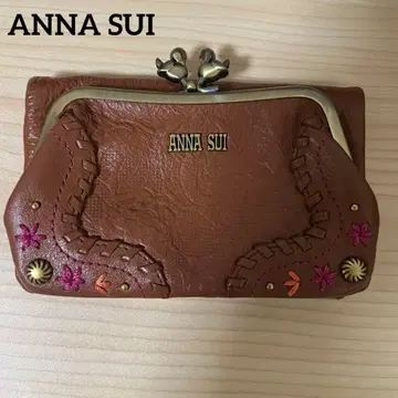 안나수이 (ANNA SUI) 허밍 금속 장식 접이식 지갑