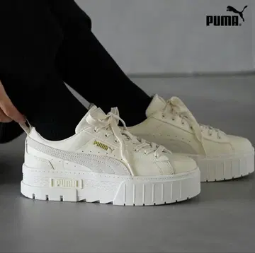 푸마 화이트 레이스업 스니커즈